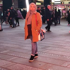 Meet your Posher, Mahnaz